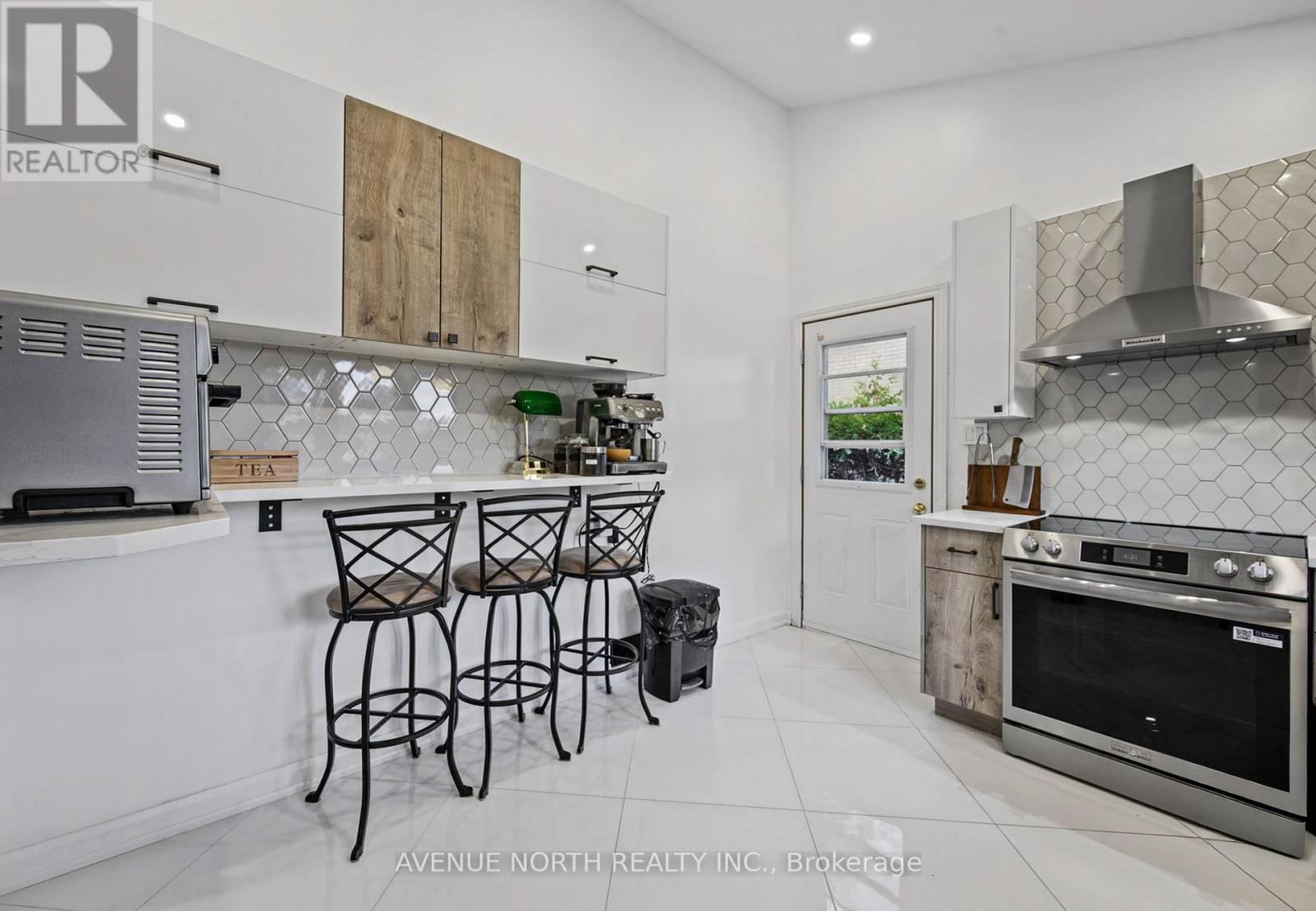 1174 Maybank Street Property Photo 20