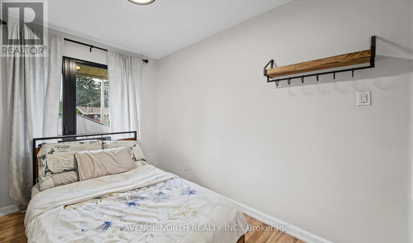 1174 Maybank Street Property Photo 25