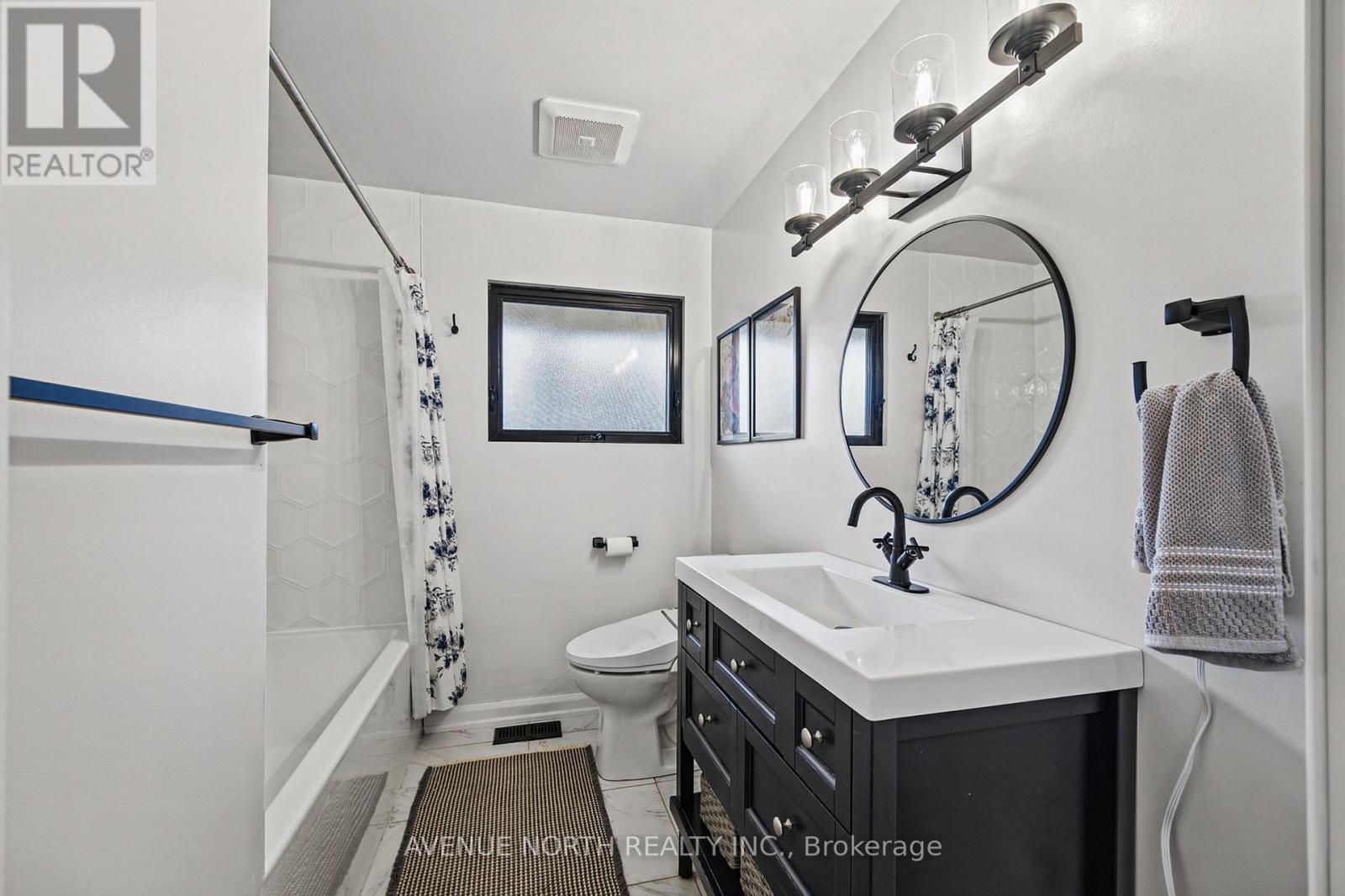 1174 Maybank Street Property Photo 29