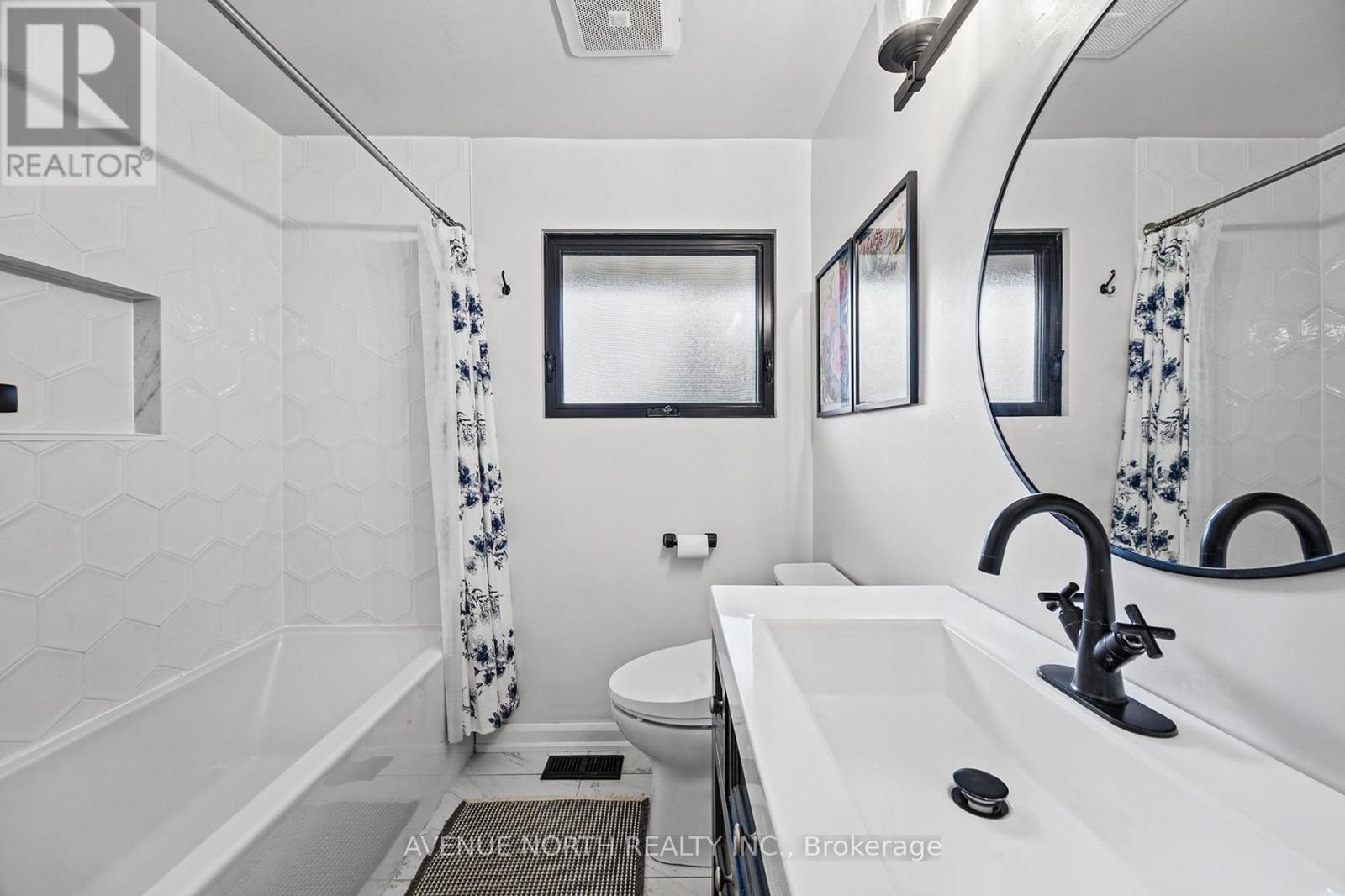 1174 Maybank Street Property Photo 30