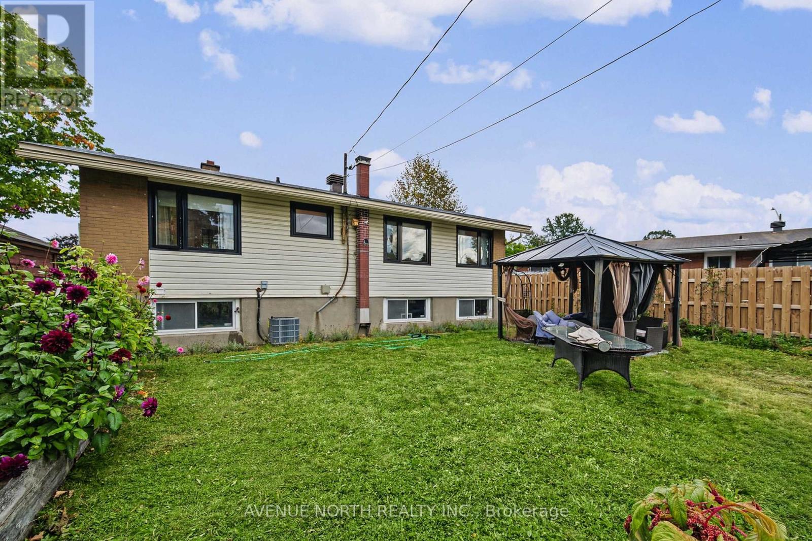 1174 Maybank Street Property Photo 39