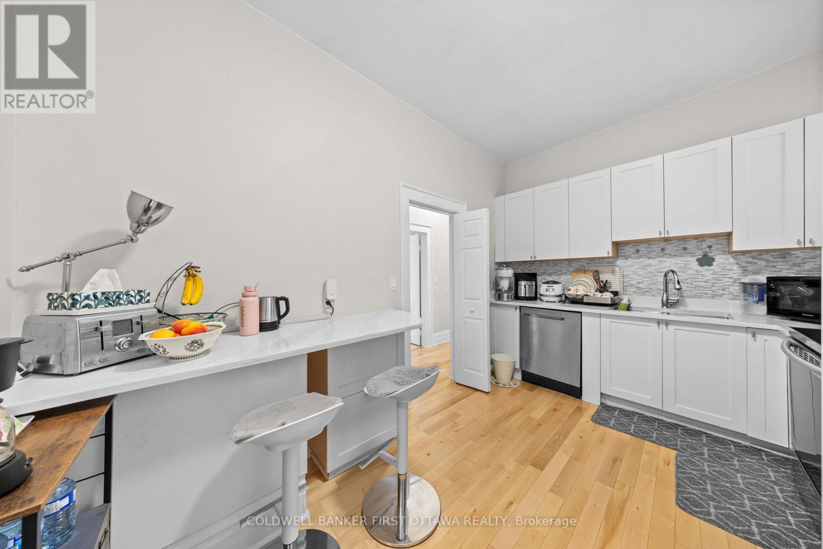 245 Bay Street Property Photo 8