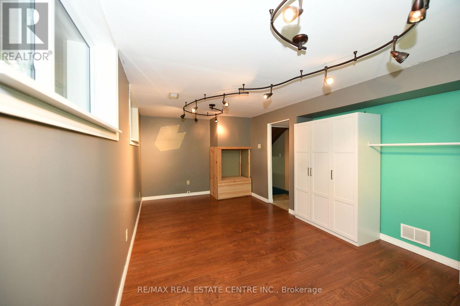 37 Ebury Crescent Property Photo 7