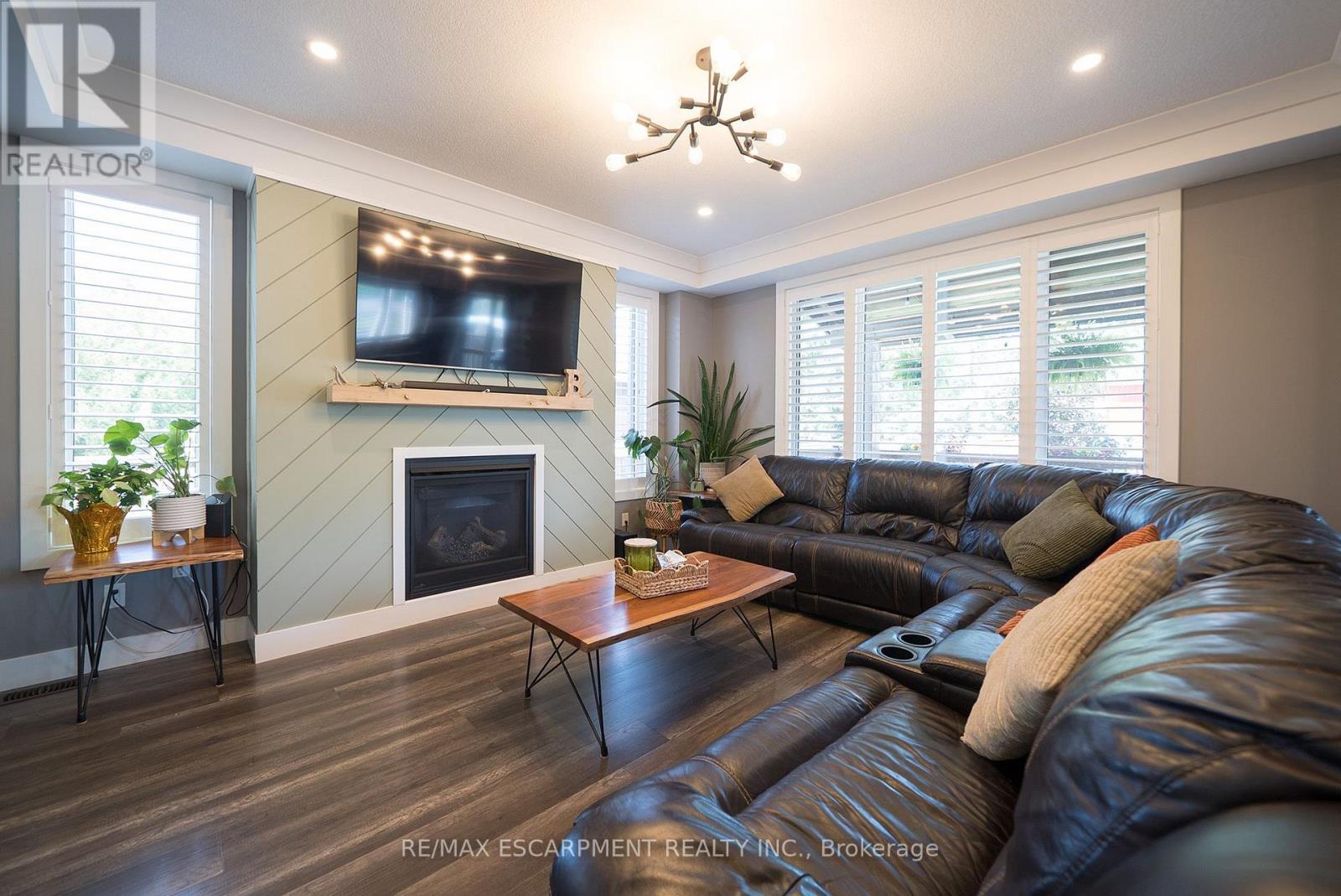 166 King Street Property Photo 9