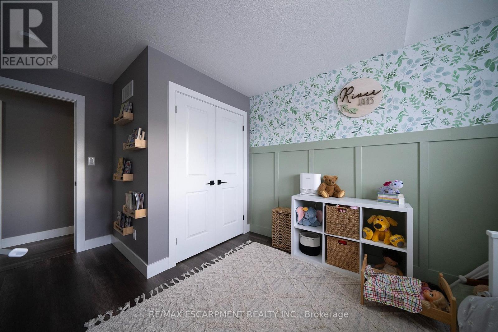 166 King Street Property Photo 24