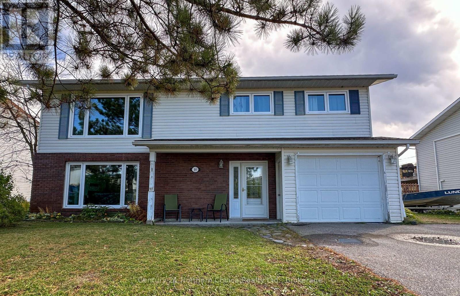 98 DETTA ROAD Property Photo 1