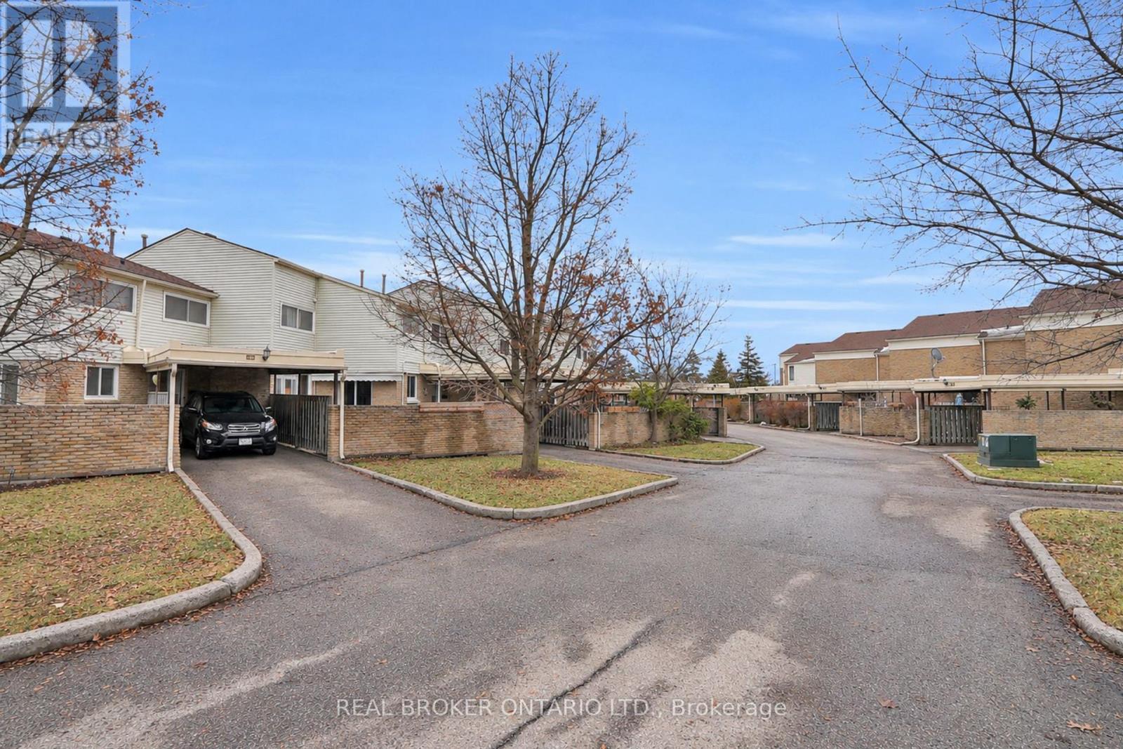 15 - 415 Morgan Avenue Property Photo 4