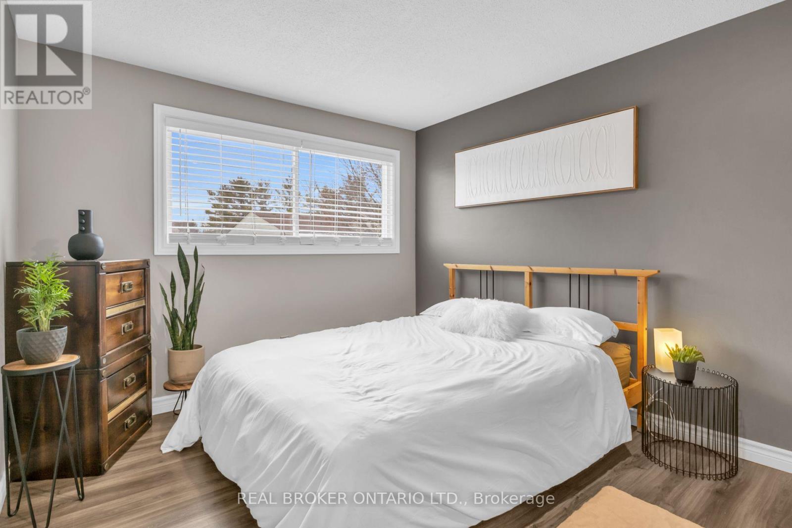 15 - 415 Morgan Avenue Property Photo 20