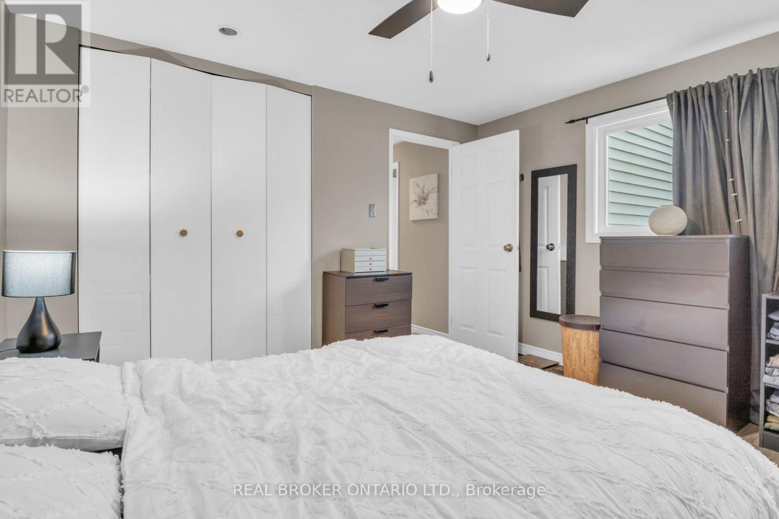 15 - 415 Morgan Avenue Property Photo 23
