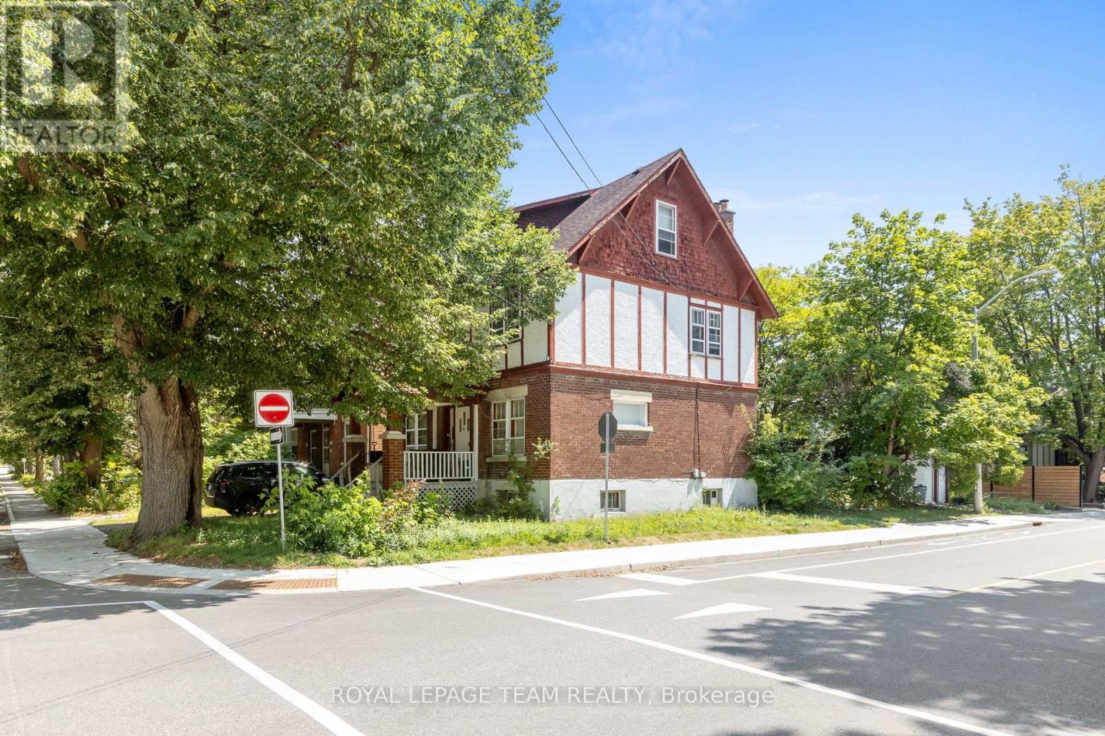 101 Grosvenor Avenue Property Photo 3