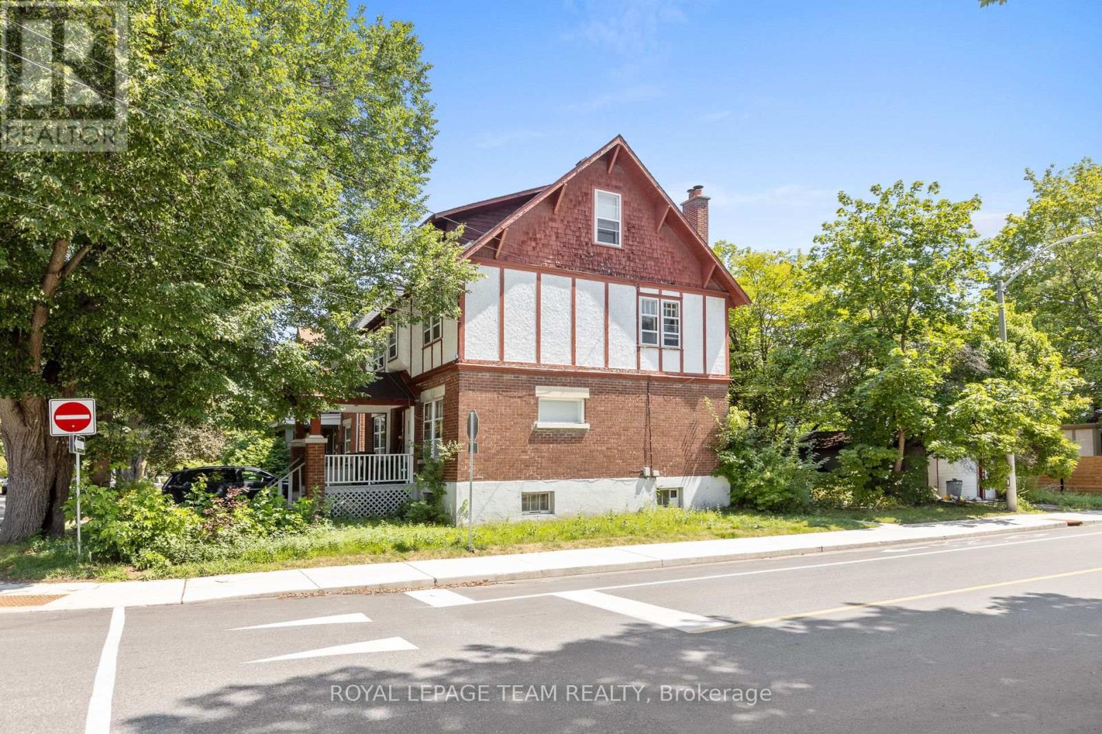 101 Grosvenor Avenue Property Photo 4