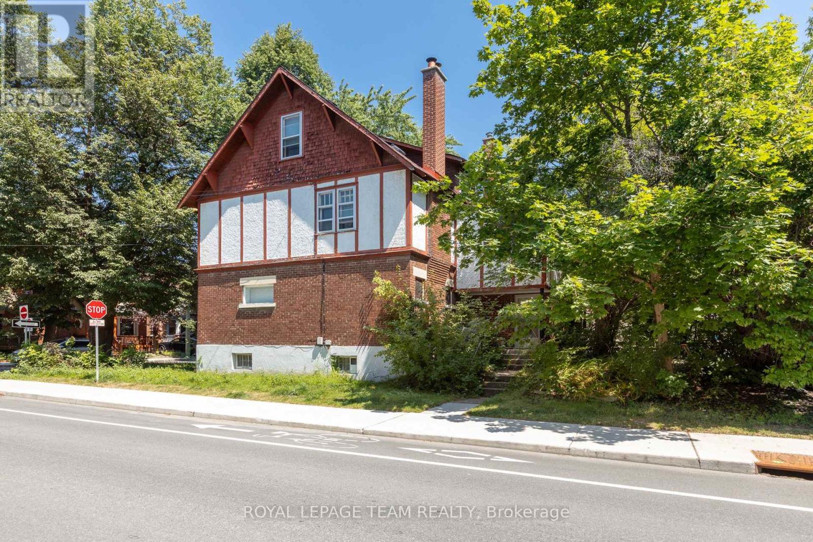101 Grosvenor Avenue Property Photo 5