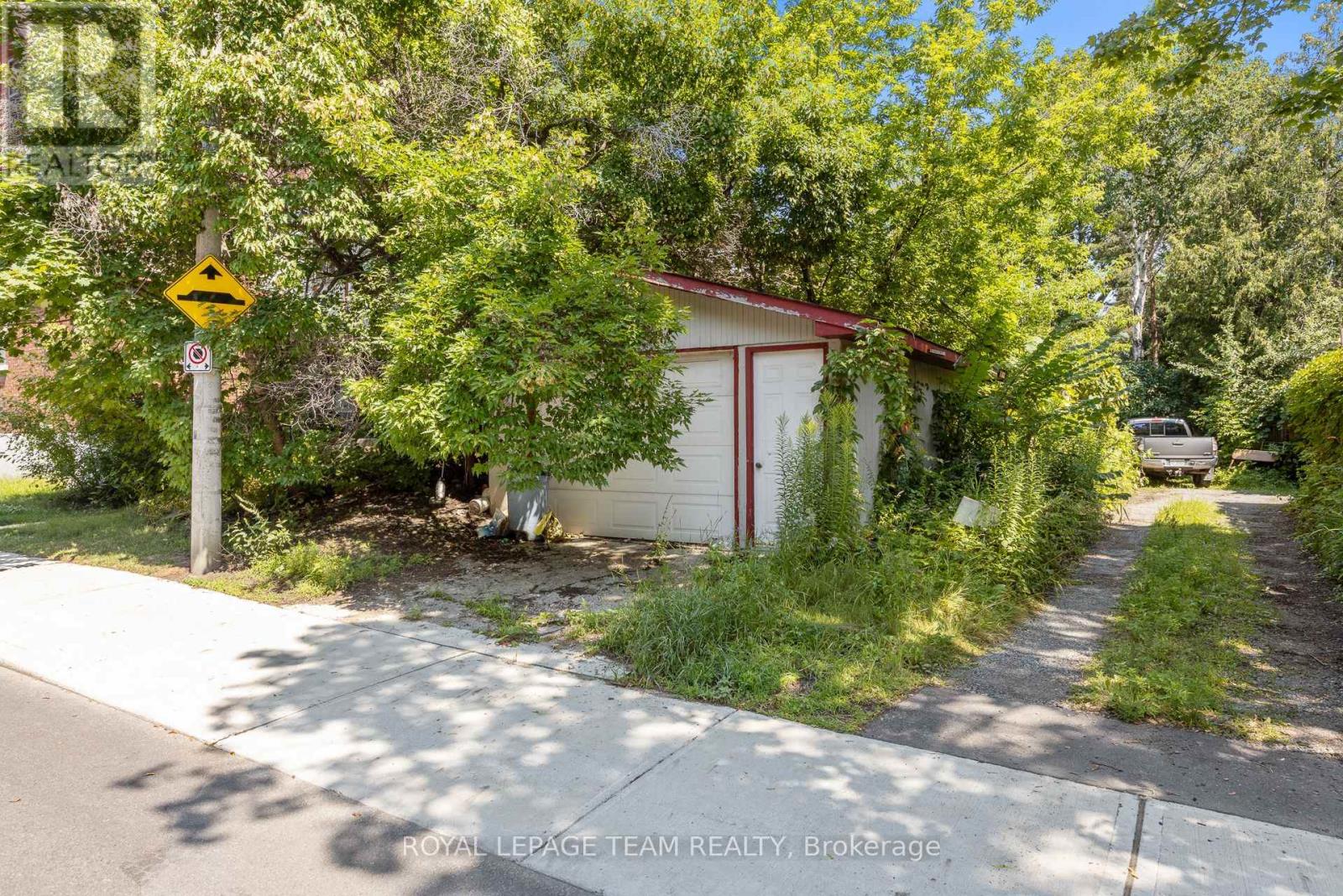 101 Grosvenor Avenue Property Photo 8