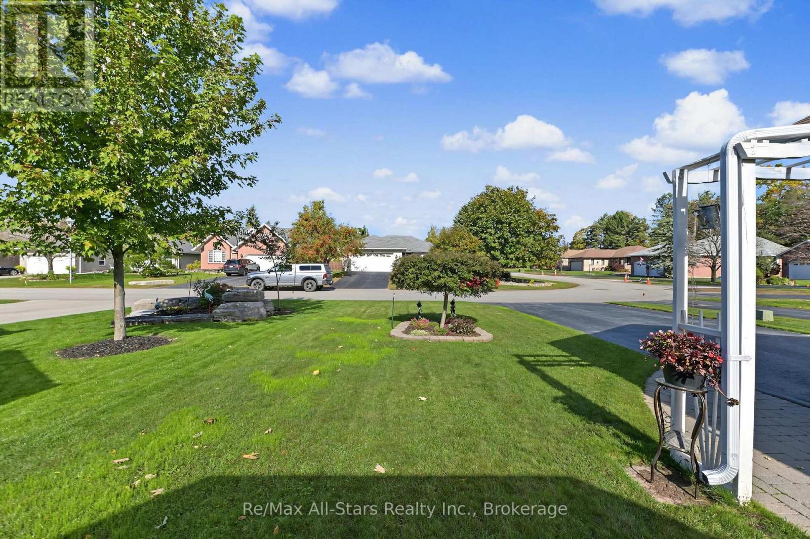 9 Hillview Drive Property Photo 5