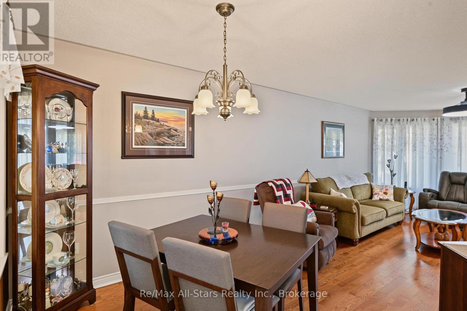 9 Hillview Drive Property Photo 17