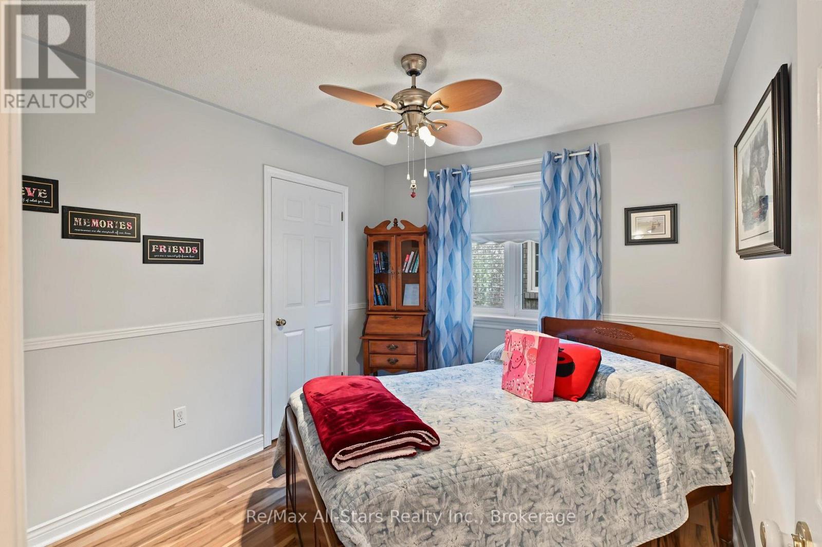 9 Hillview Drive Property Photo 23
