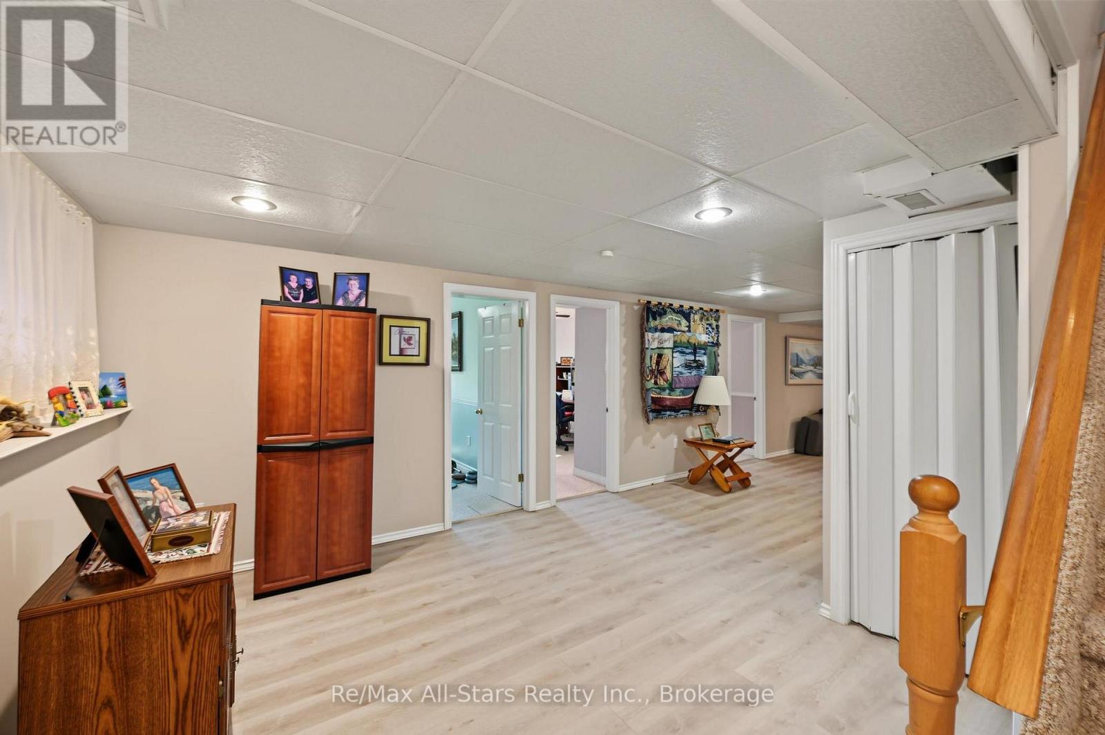 9 Hillview Drive Property Photo 28