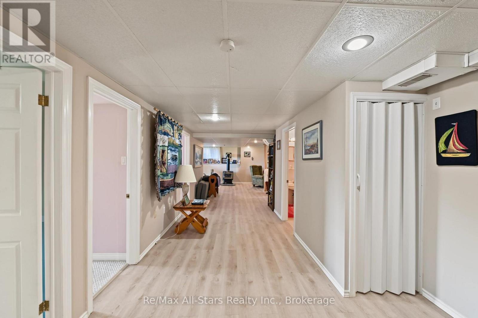 9 Hillview Drive Property Photo 29