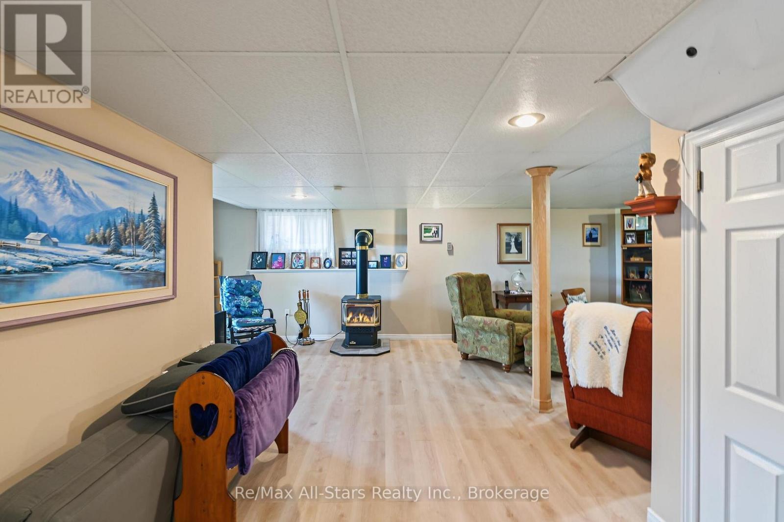 9 Hillview Drive Property Photo 32