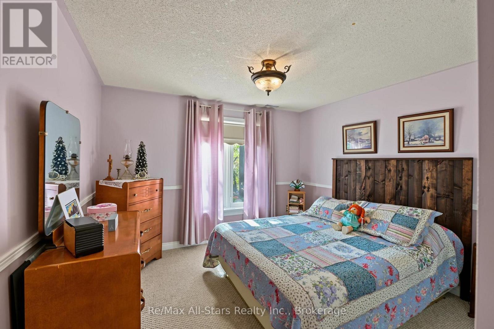 9 Hillview Drive Property Photo 33