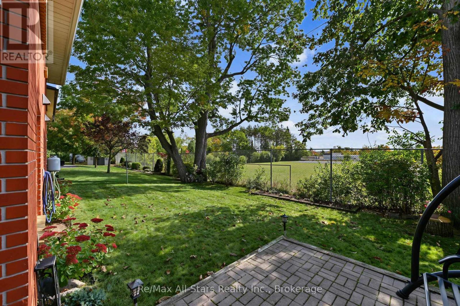 9 Hillview Drive Property Photo 37