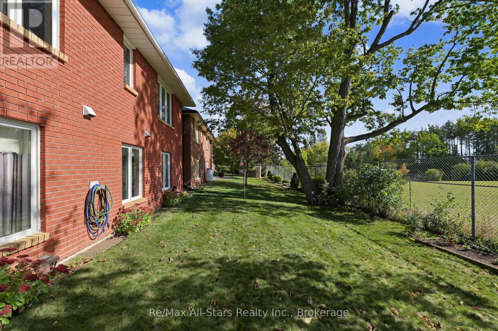 9 Hillview Drive Property Photo 38