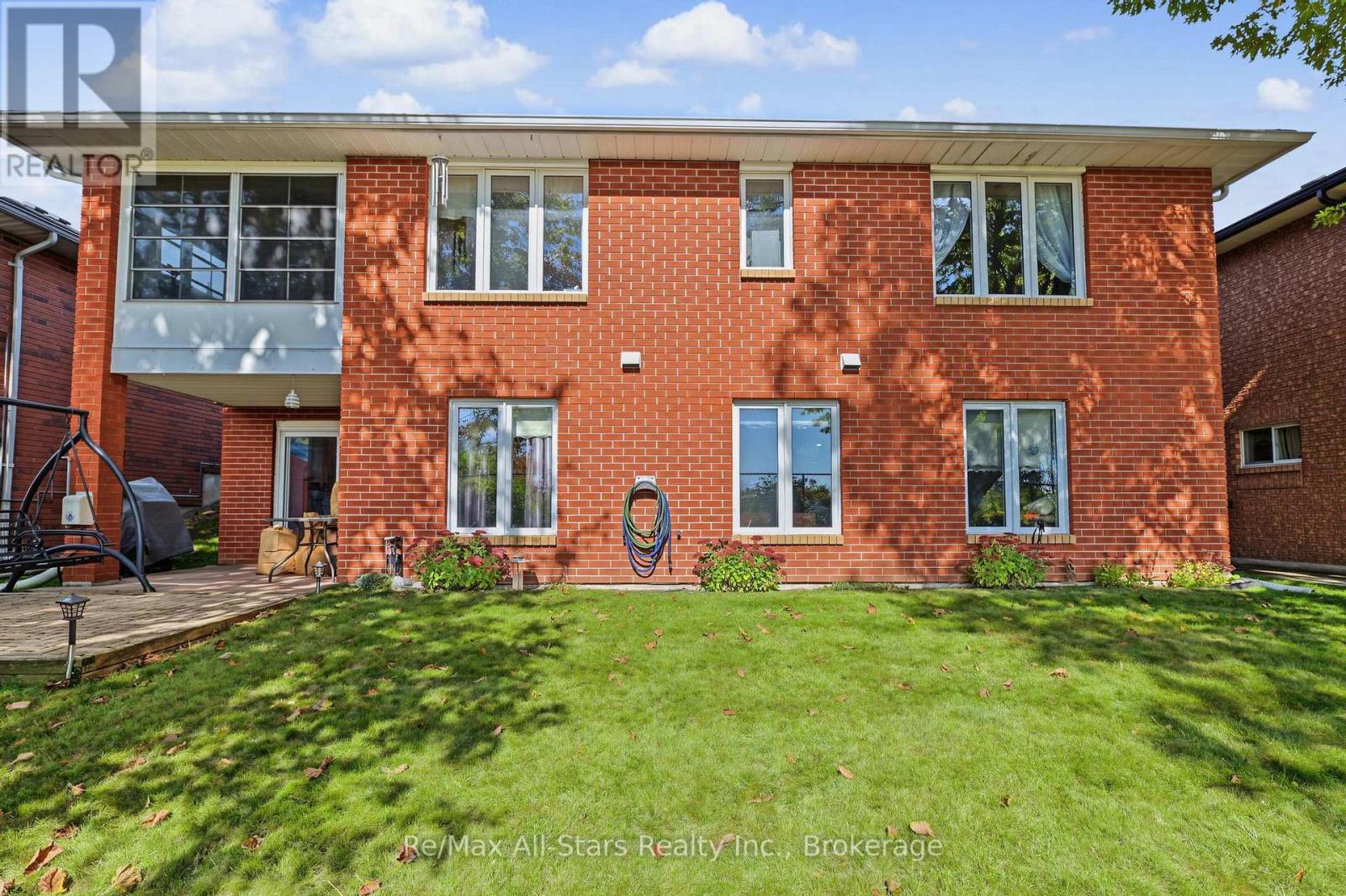 9 Hillview Drive Property Photo 39