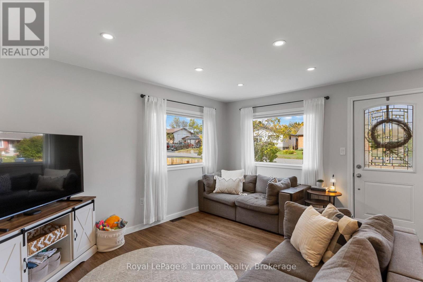 95 Oswald Street Property Photo 6
