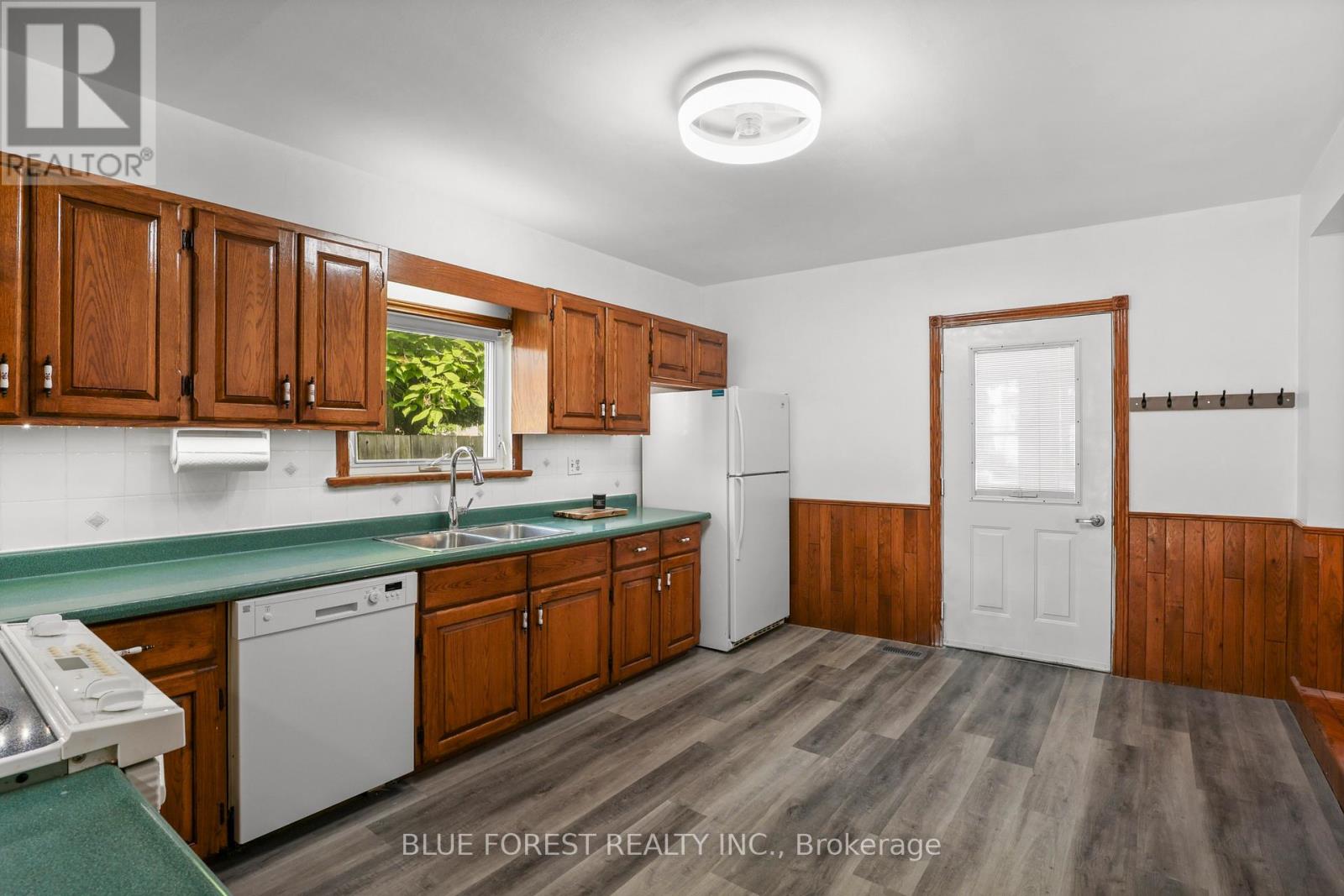 508 Hatch Street Property Photo 9