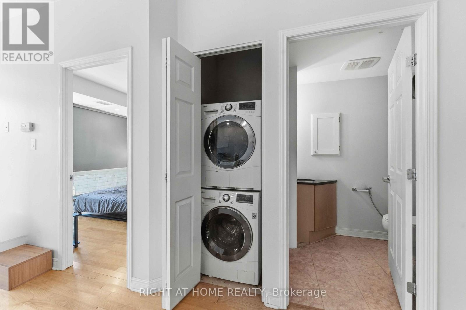1009 - 134 York Street Property Photo 10