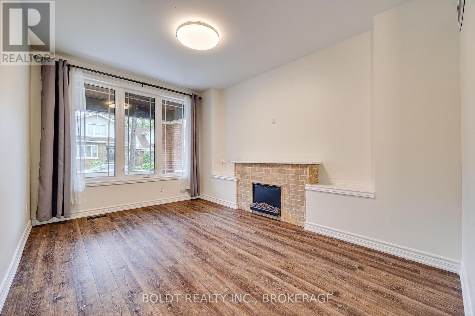 209 Rosslyn Avenue S Property Photo 7