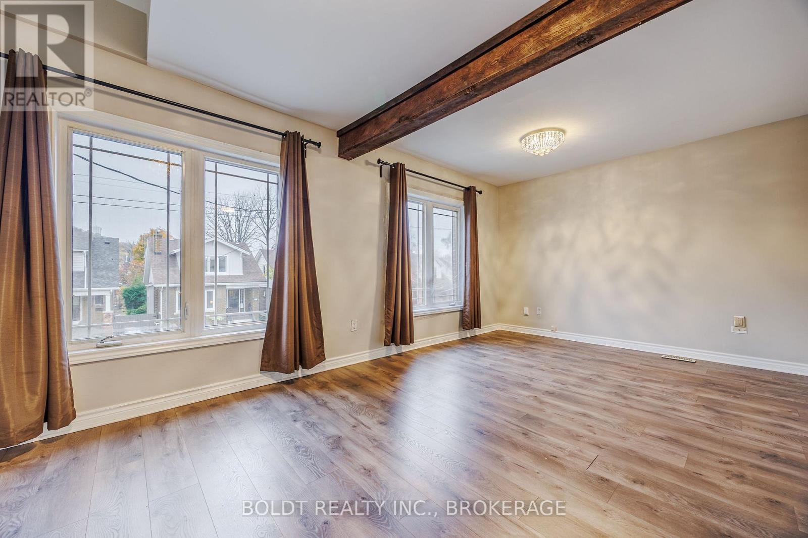 209 Rosslyn Avenue S Property Photo 21