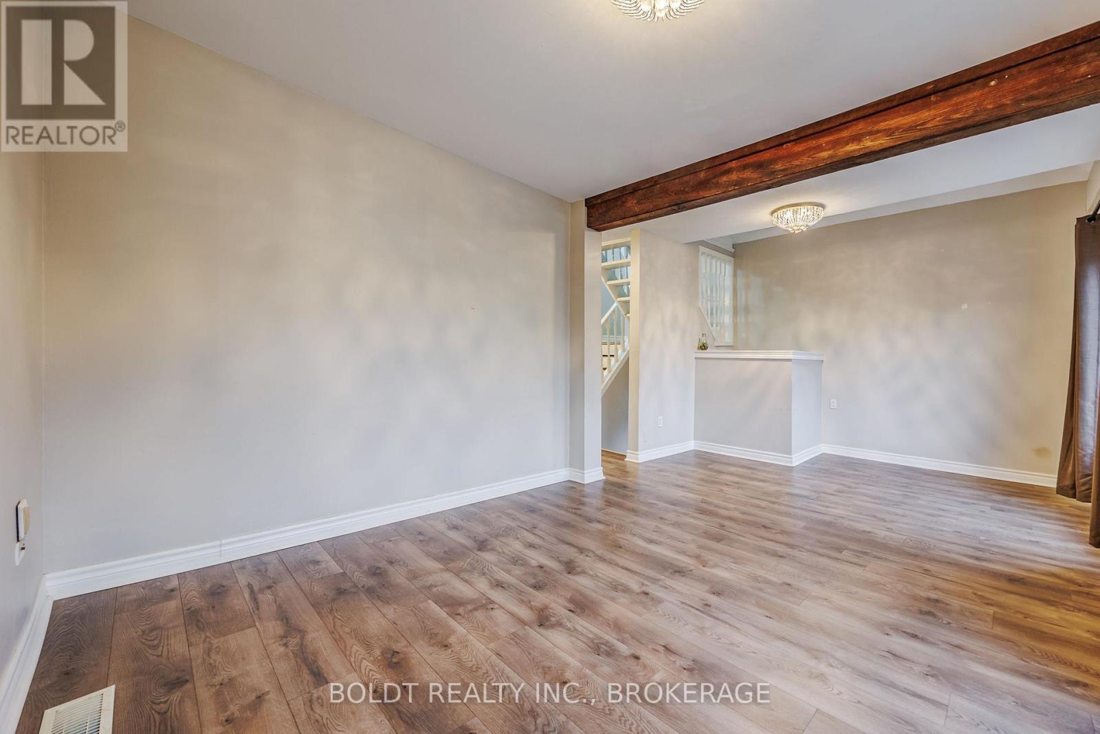 209 Rosslyn Avenue S Property Photo 22