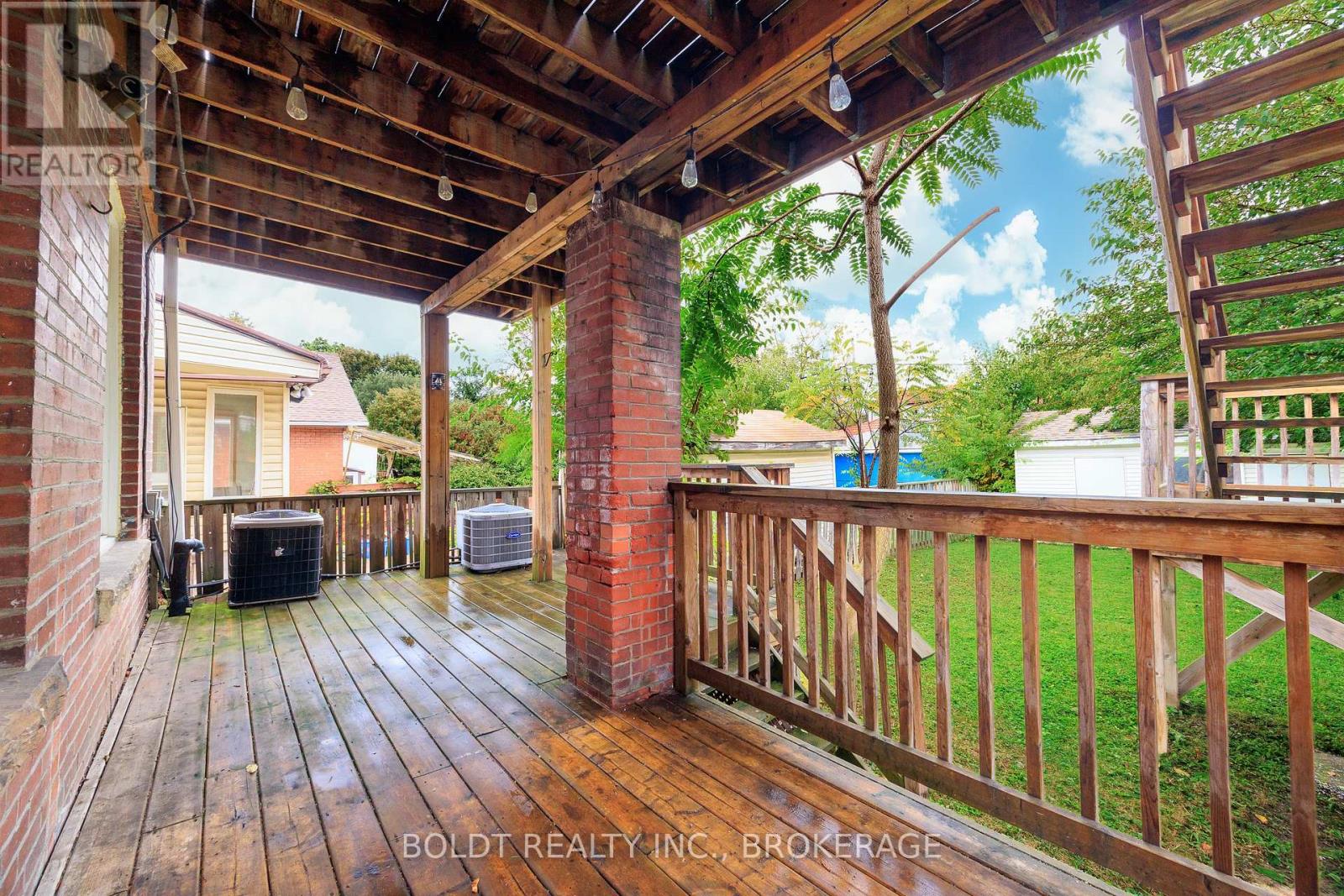 209 Rosslyn Avenue S Property Photo 32