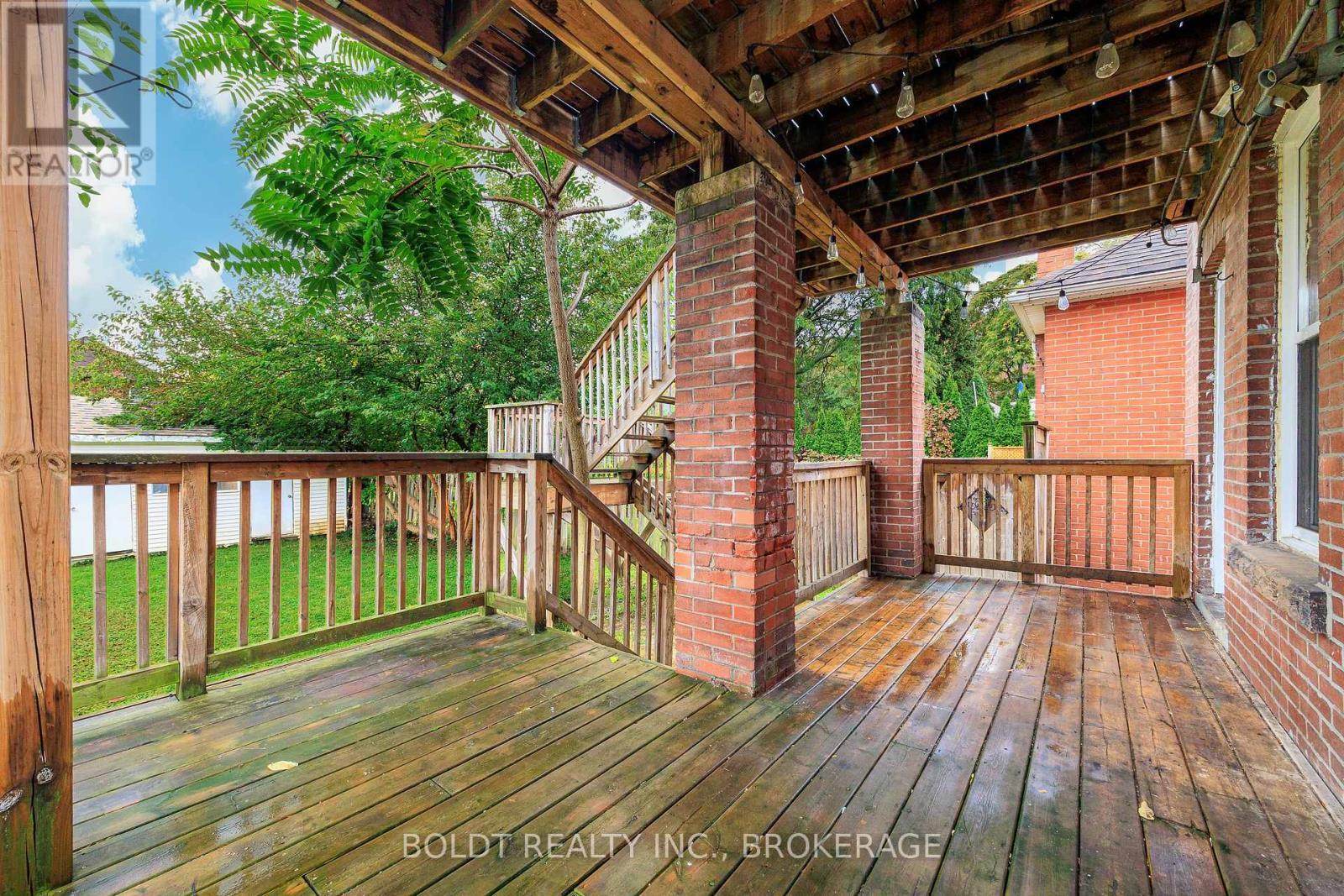 209 Rosslyn Avenue S Property Photo 33