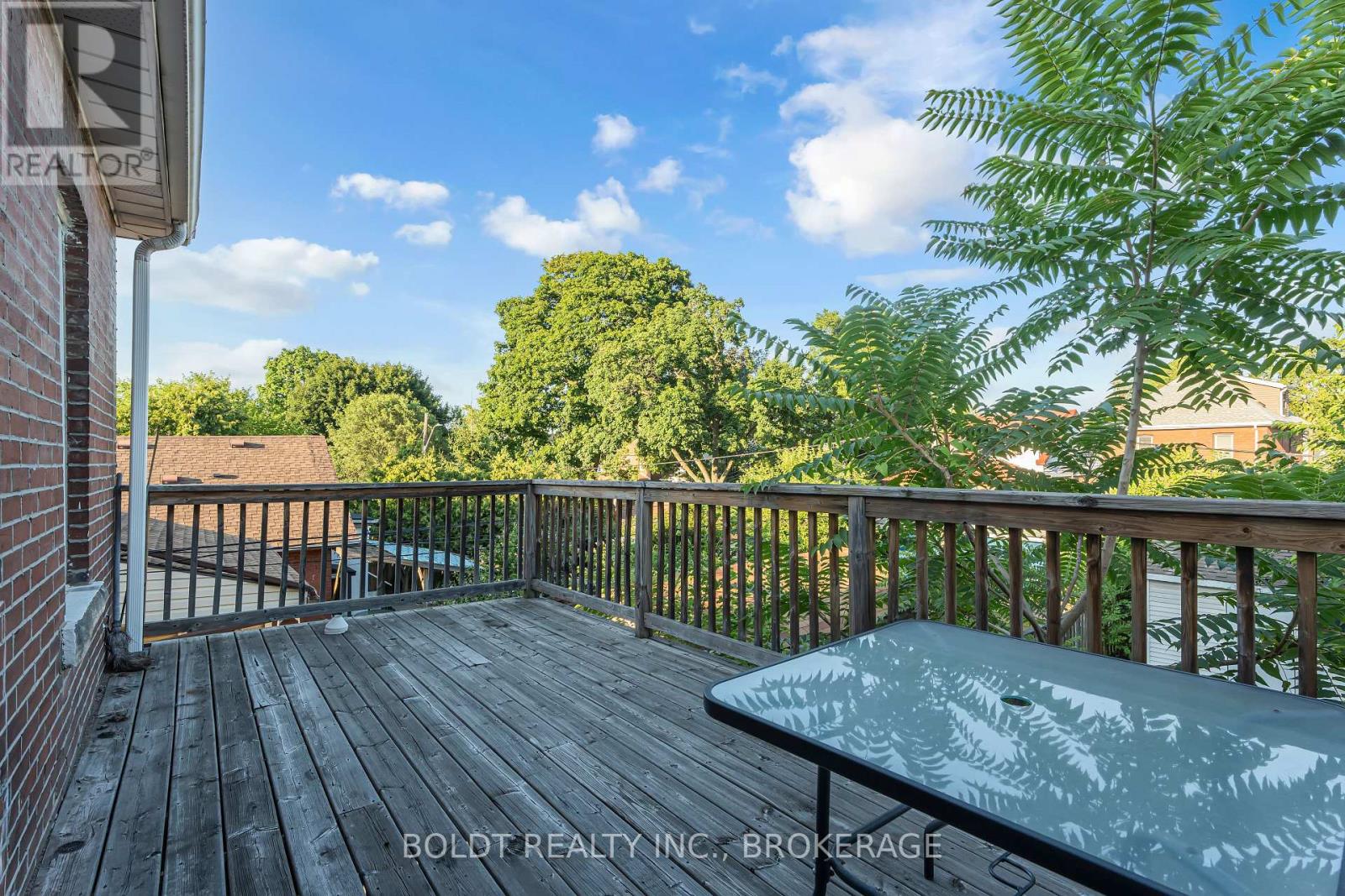 209 Rosslyn Avenue S Property Photo 34
