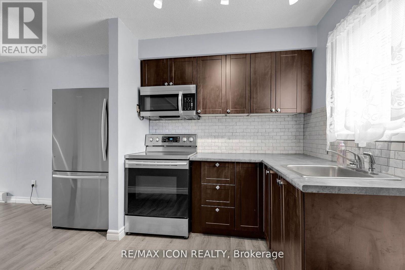 106 - 1090 Kipps Lane Property Photo 7