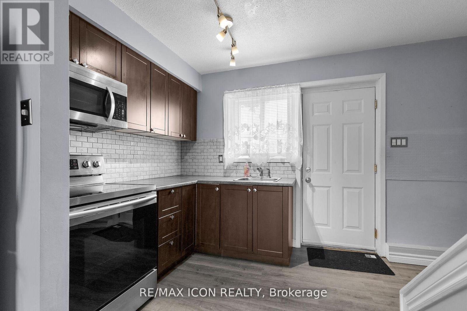 106 - 1090 Kipps Lane Property Photo 8