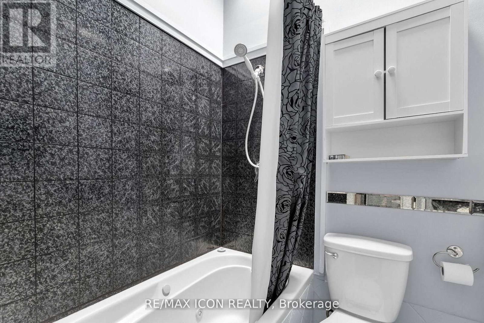106 - 1090 Kipps Lane Property Photo 20