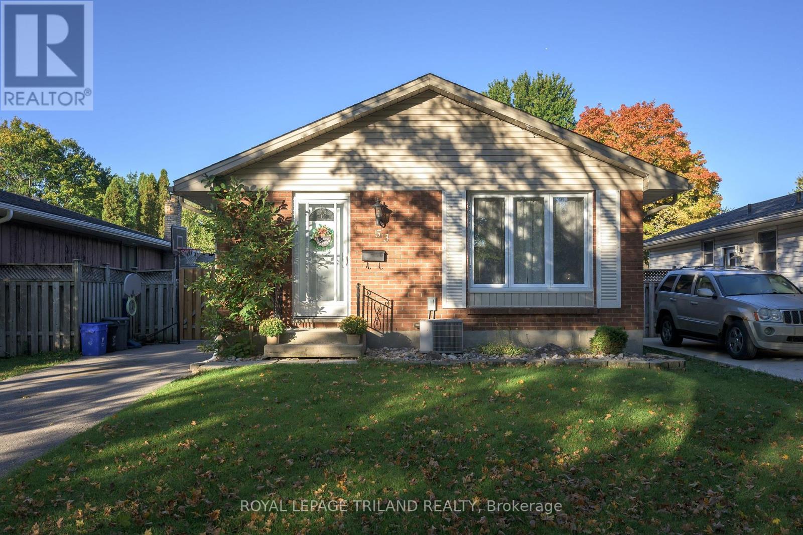 53 STROUD CRESCENT Property Photo 1