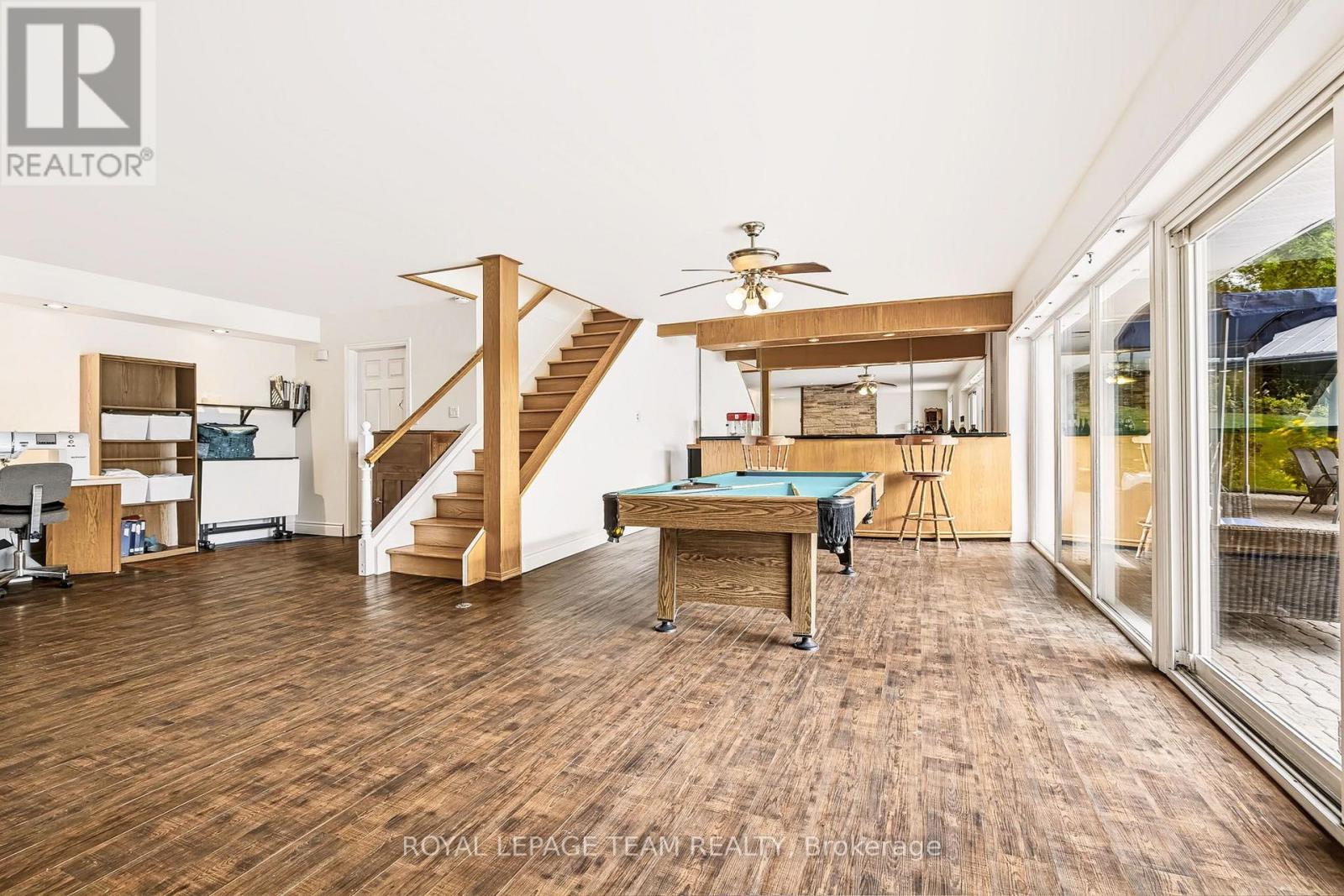 2027 Dundas Street Property Photo 25