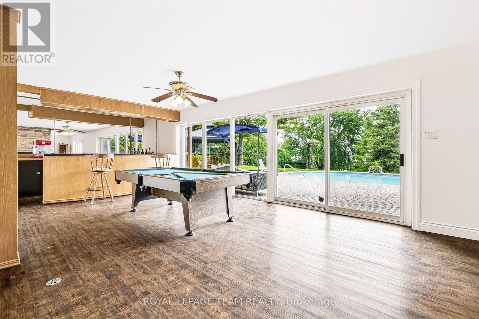 2027 Dundas Street Property Photo 26