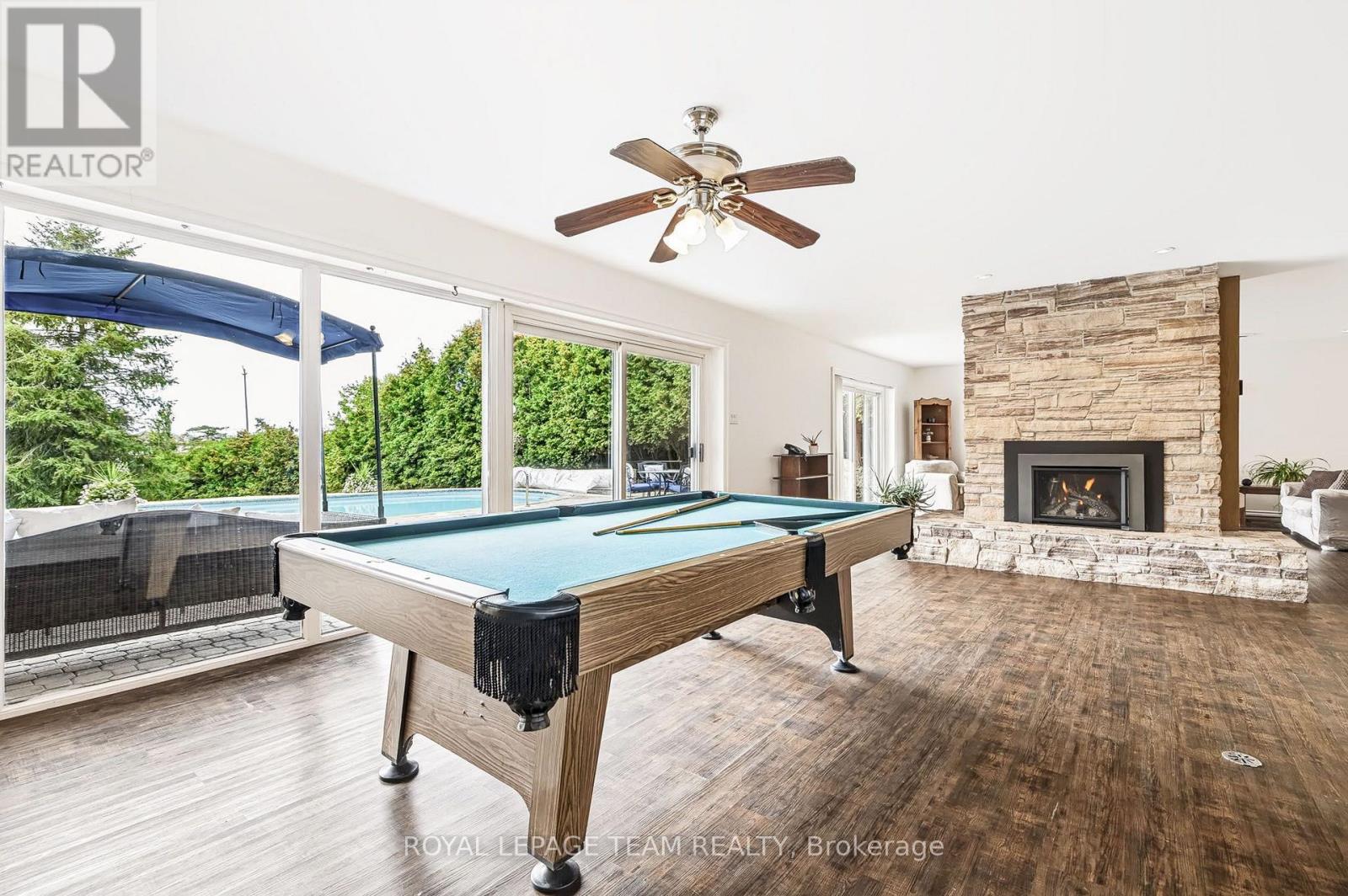 2027 Dundas Street Property Photo 27