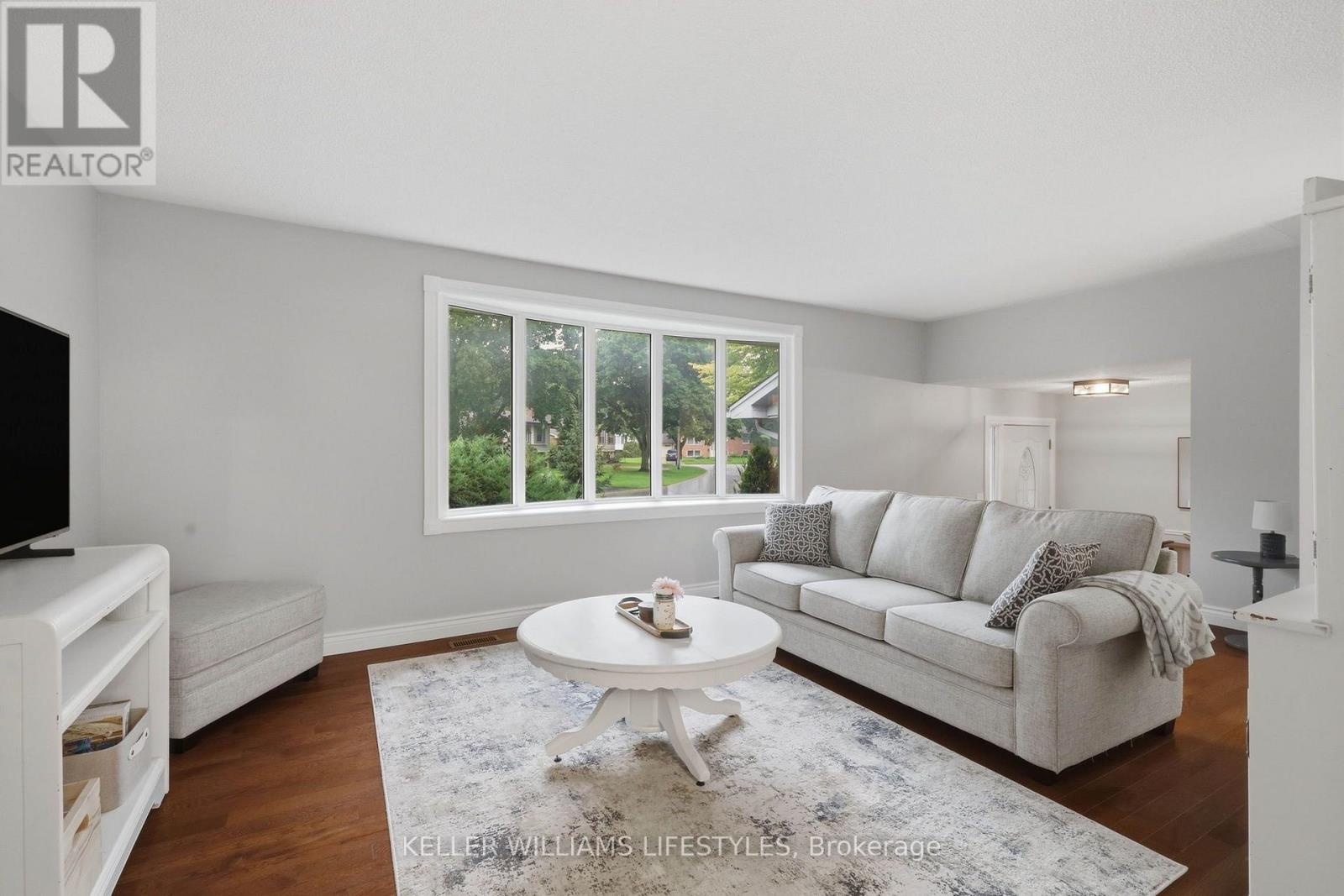 344 Robert Street Property Photo 6