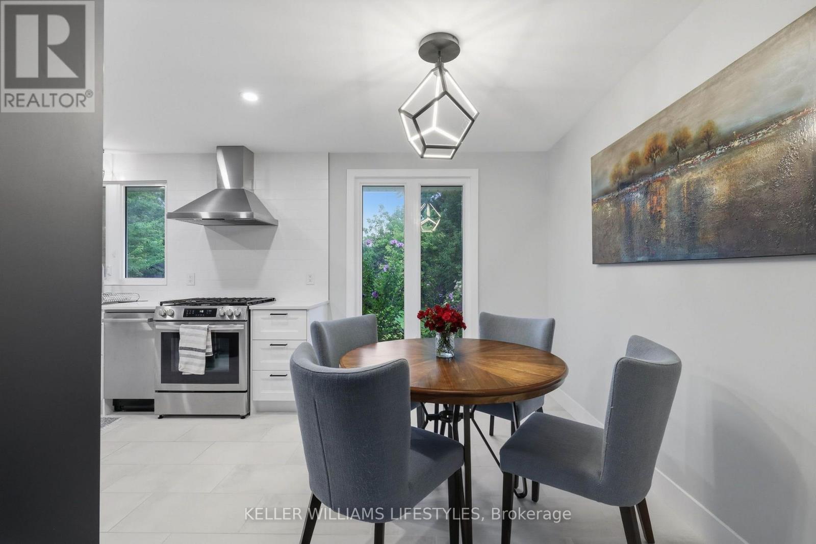 344 Robert Street Property Photo 8