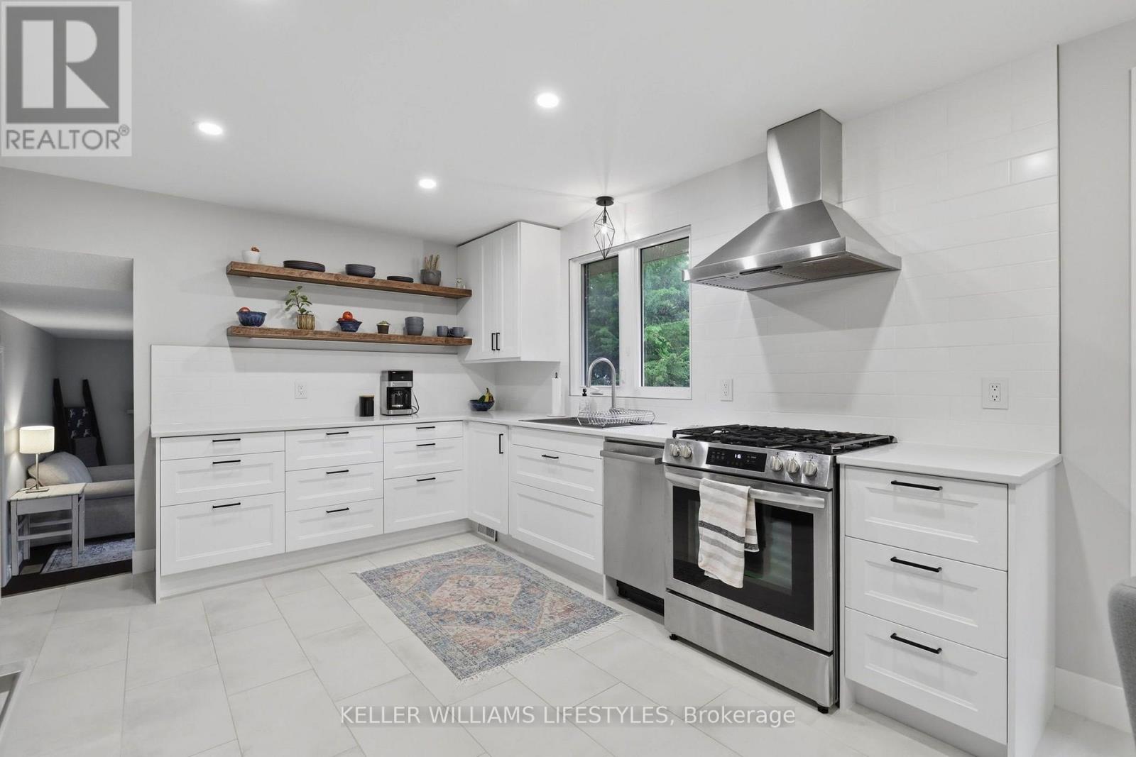 344 Robert Street Property Photo 10
