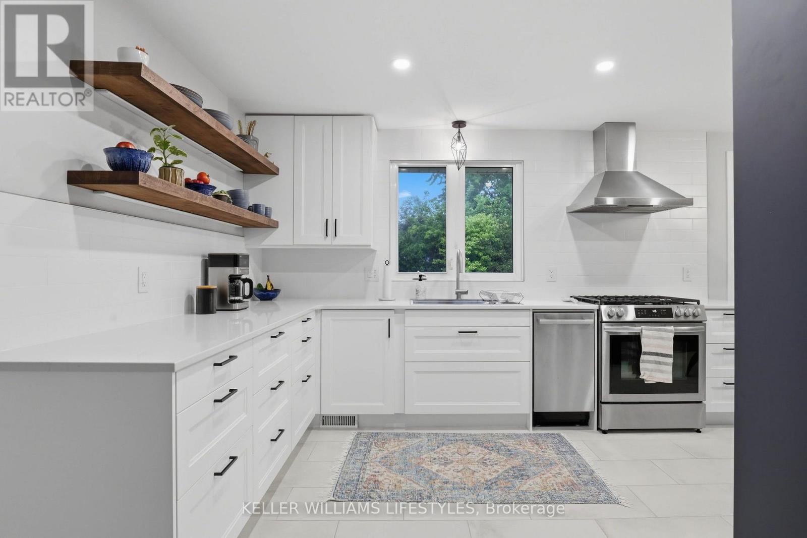 344 Robert Street Property Photo 12