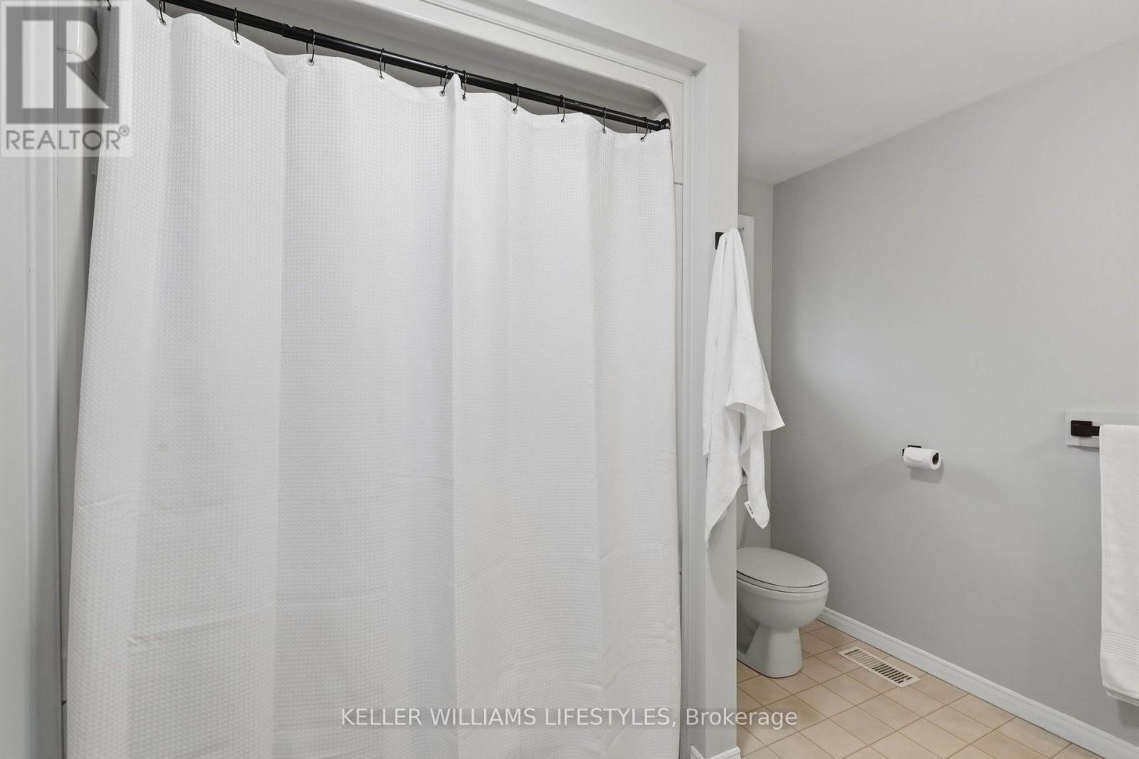 344 Robert Street Property Photo 25