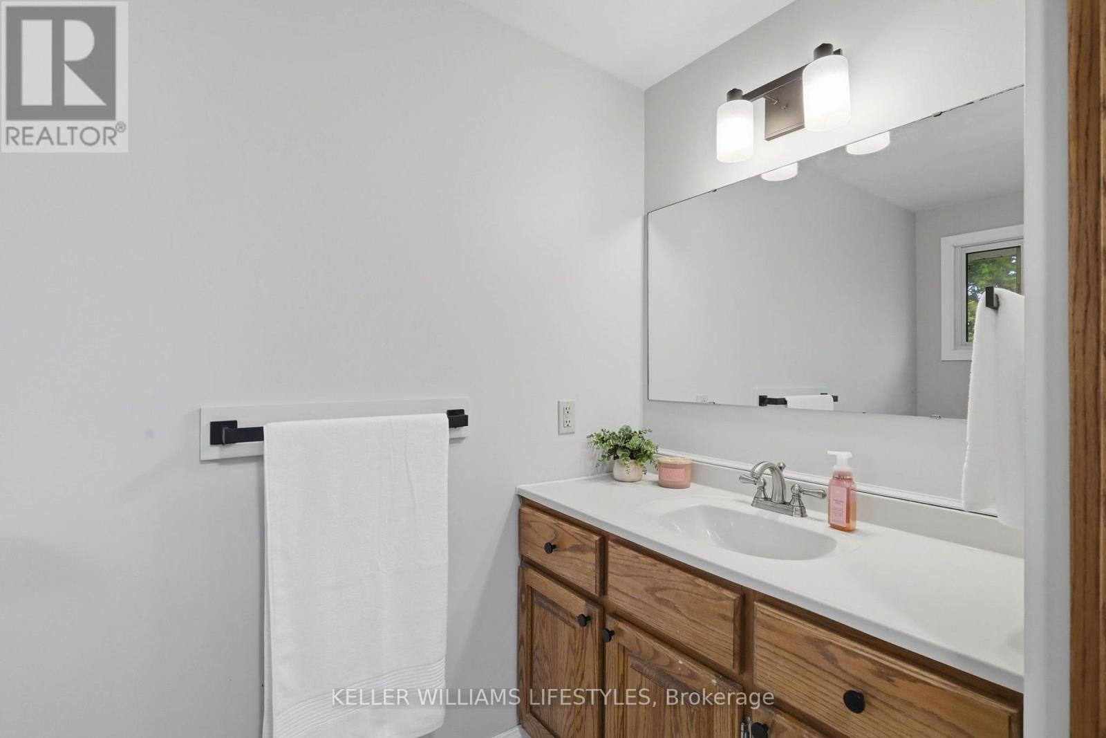 344 Robert Street Property Photo 26