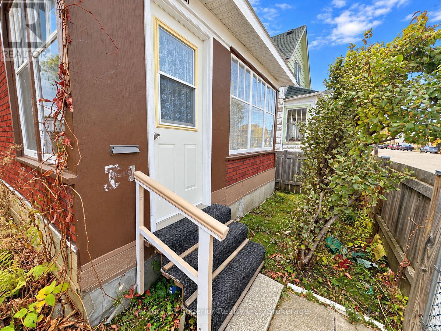 531 Mctavish Street Property Photo 2